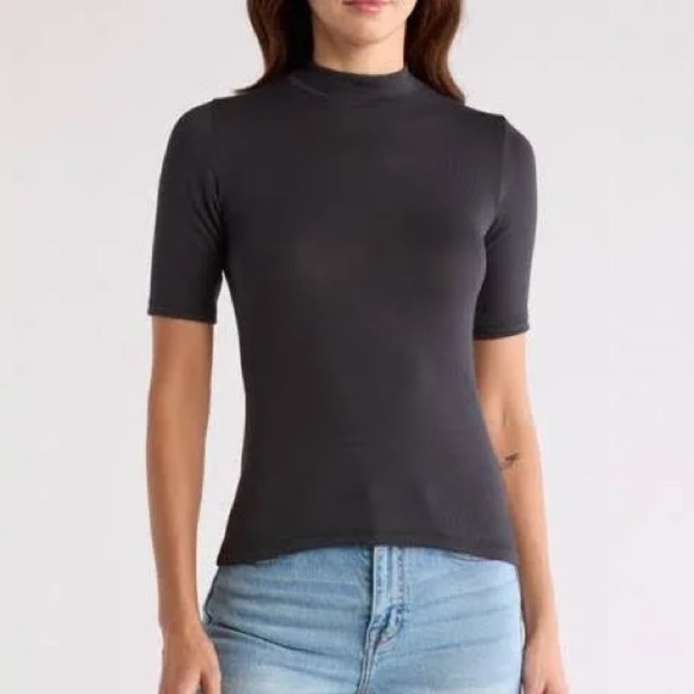 Rag&Bone 

Lea Mock Neck T-Shirt